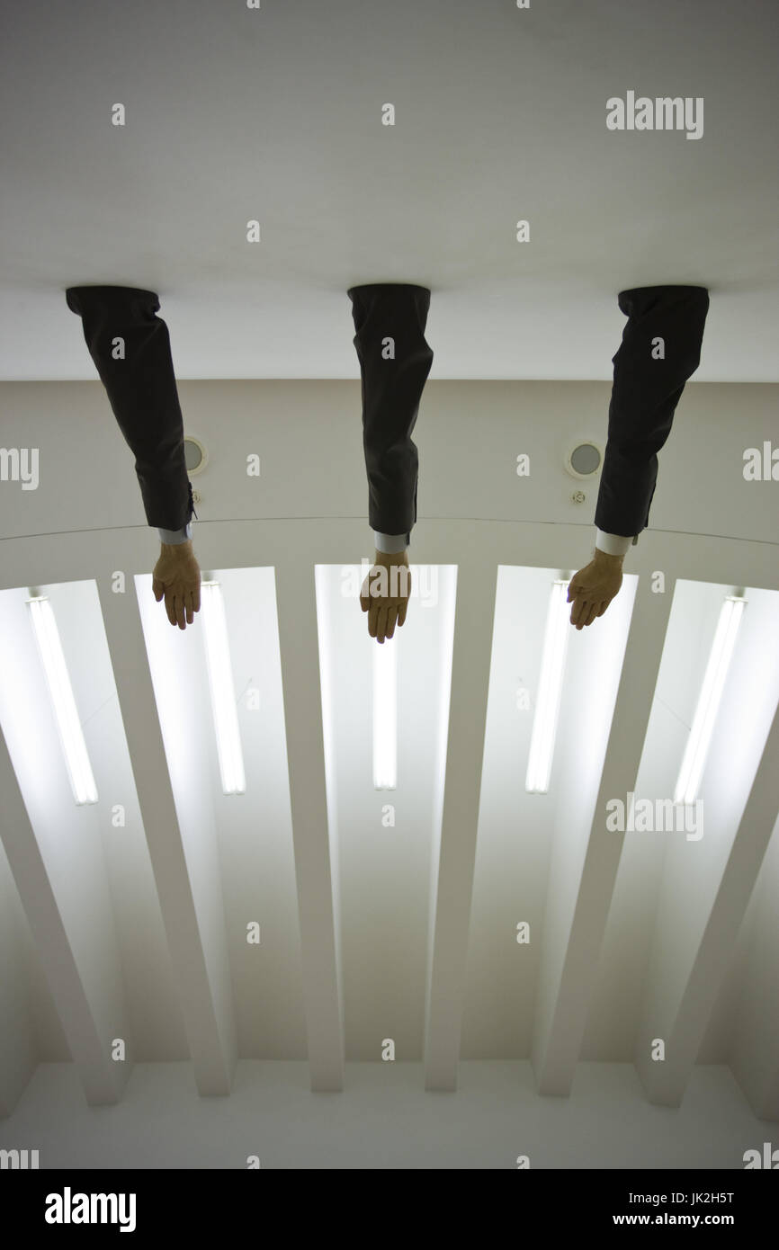 Allemagne, Hessen, Frankfurt am Main, Frankfurt Museum of Modern Art, bras soulevé salute, Ave Maria par Maurizio Cattelan, Banque D'Images