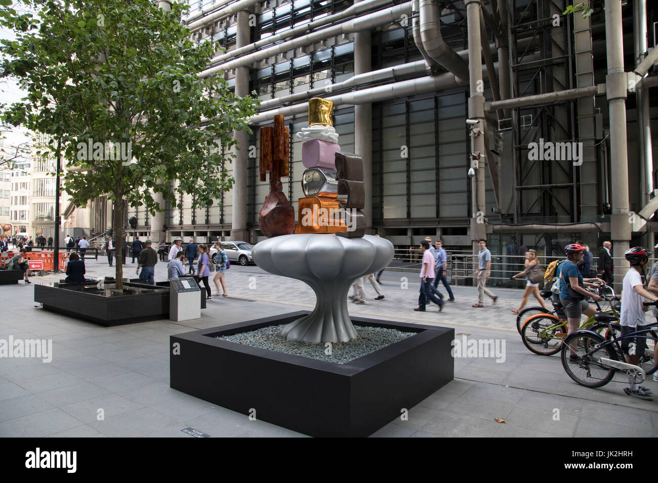 Sculpture dans la ville le 17 juillet 2017 dans la ville de Londres, Angleterre, Royaume-Uni. Chaque année, la célèbre sculpture dans la ville revient à le Square Mile, l'art contemporain œuvres de artistes de renommée internationale, dans une exposition publique des œuvres ouvertes à tout le monde à venir et d'interagir avec et de profiter. Salle de bains de rêve par Gary Webb 2014. Banque D'Images