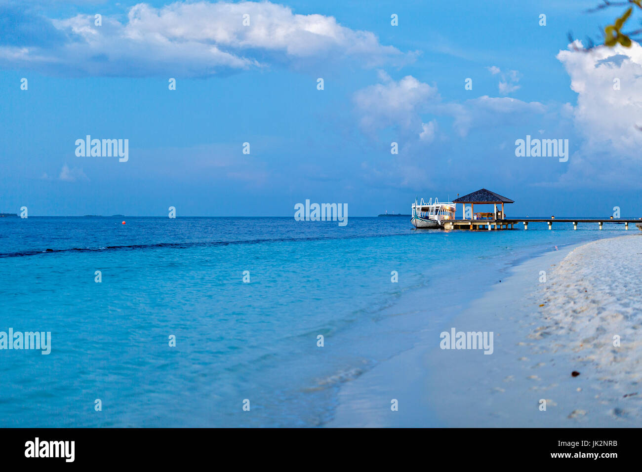 Belle île avec plage à Sandspit Maldives Banque D'Images