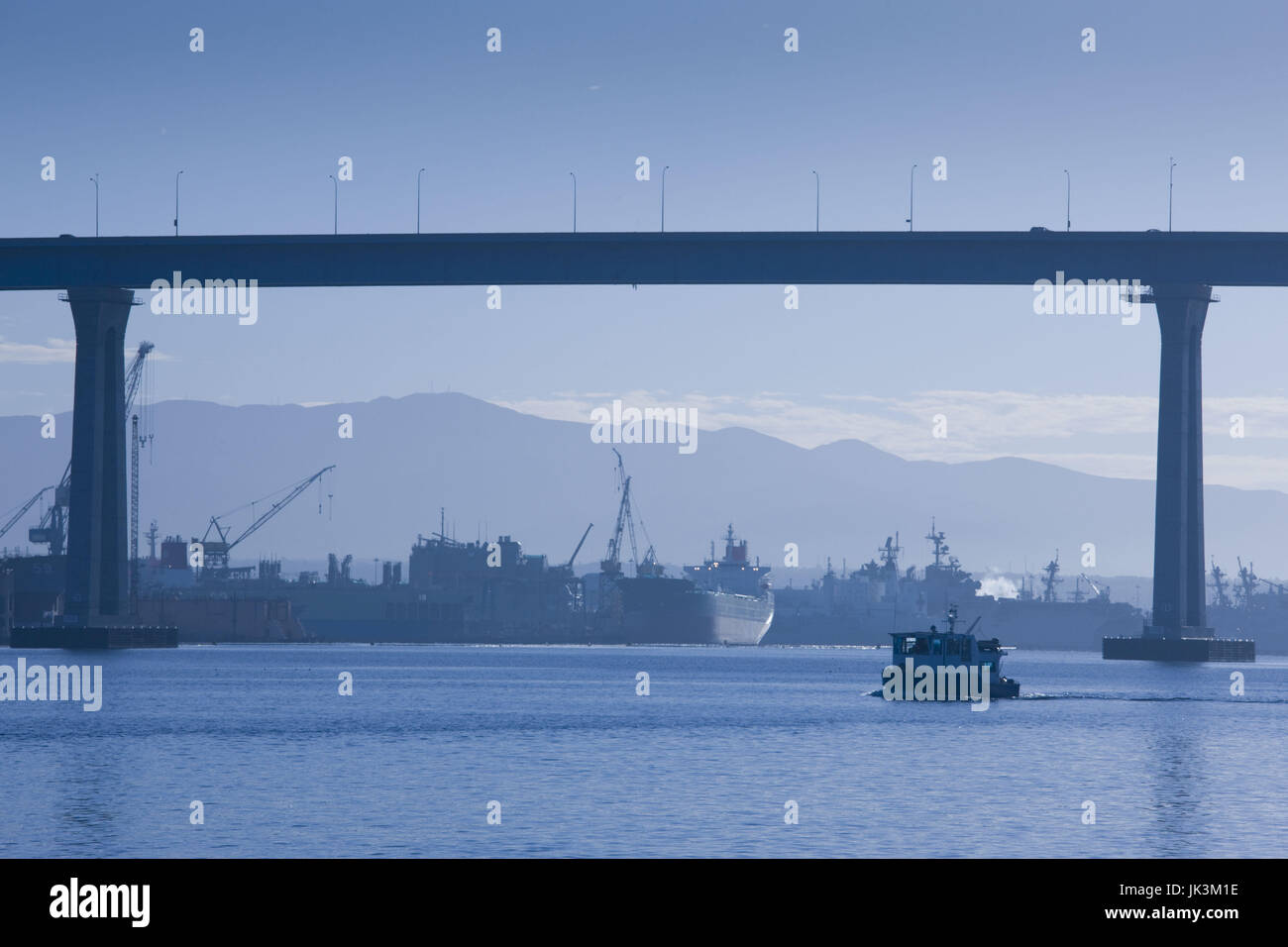 États-unis, Californie, San Diego, Coronado, détail de la Coronado Bay Bridge, matin Banque D'Images