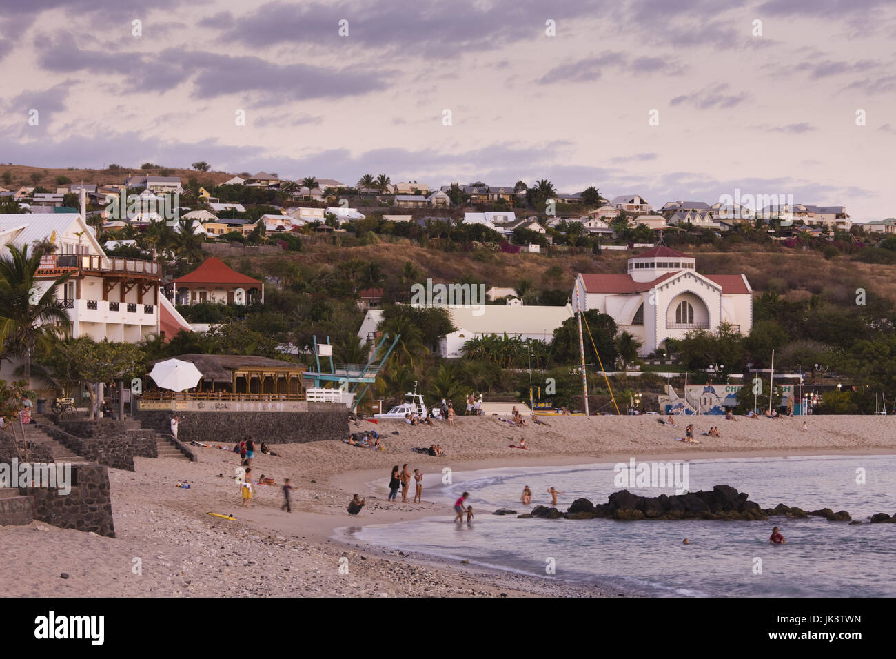 La France, l'île de la réunion, Saint-Gilles-Les-Bains, Plage des Roches Noires, la plage au crépuscule Banque D'Images