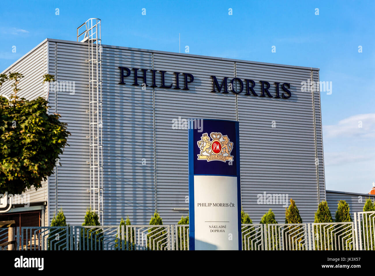 L'usine de tabac, Philip Morris International logo, signe, République Tchèque Banque D'Images