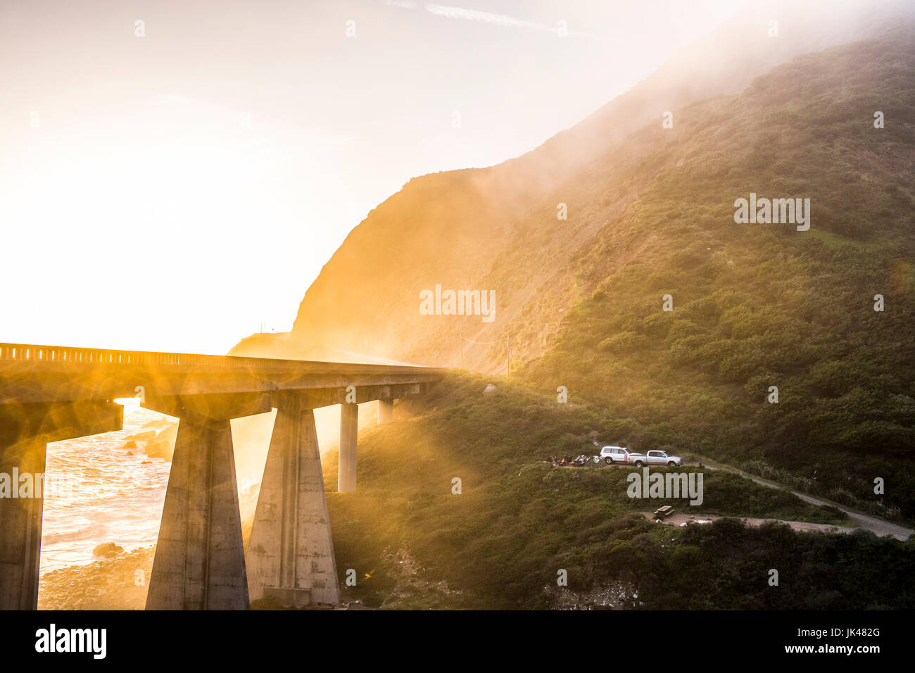 Le brouillard sur le pont près de ocean Banque D'Images