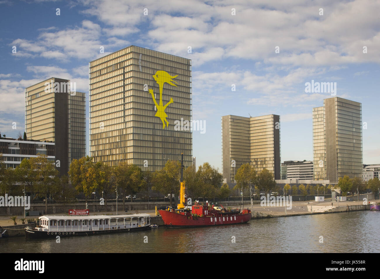 France, Paris, François-Mitterrand, la Bibliothèque Nationale de France et le port de la Gare, matin Banque D'Images