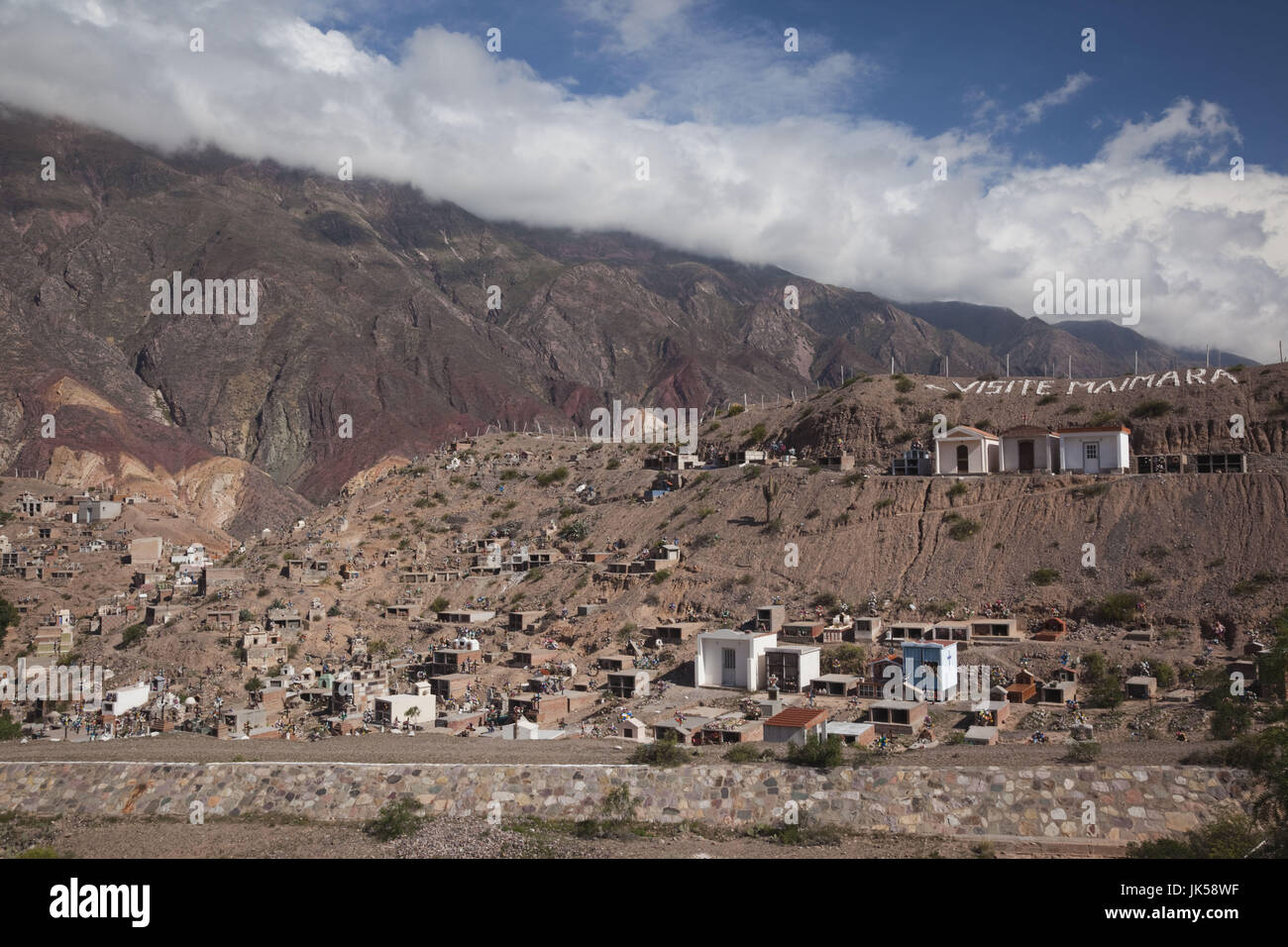Argentine, Province de Jujuy, Quebrada de Humamuaca canyon, Maimara, hillside cemetery Banque D'Images