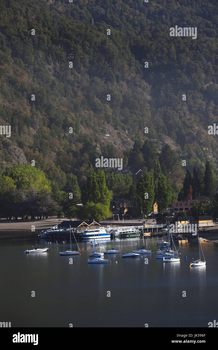 Argentine, province de Neuquen, Lake District, San Martin de los Andes, lac/marina sur le lac Lacar, matin Banque D'Images