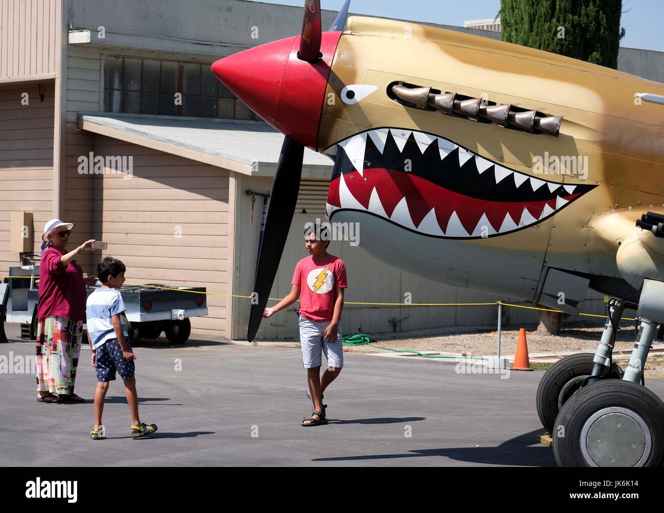 Californie, USA. 22 juillet, 2017. Personnes visitent le 'La Première Guerre mondiale et au début de l'avion' show à l'air Planes of Fame Museum à Chino de Californie, aux États-Unis, le 22 juillet 2017. Credit : Zhao Hanrong/Xinhua/Alamy Live News Banque D'Images