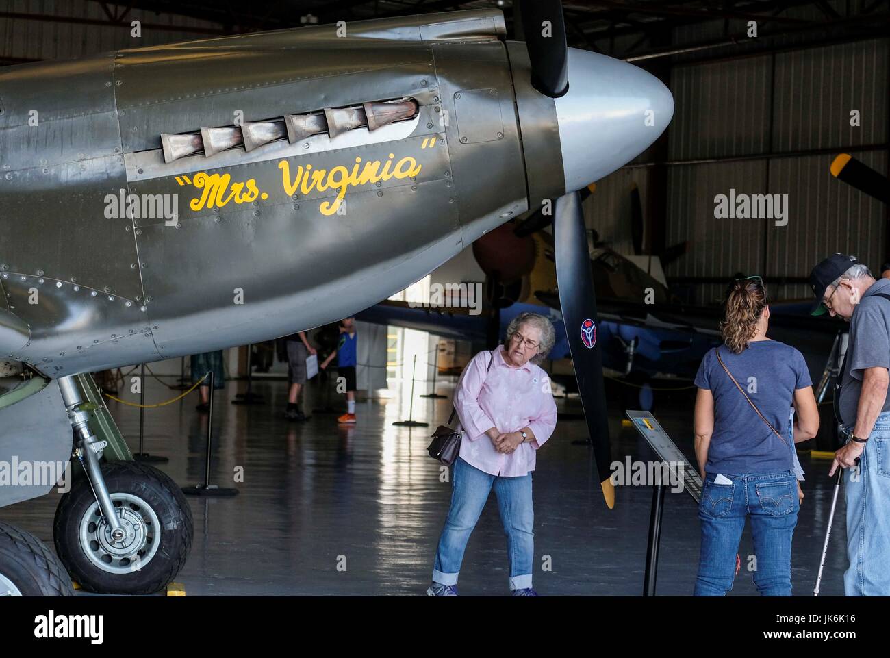 Californie, USA. 22 juillet, 2017. Personnes visitent le 'La Première Guerre mondiale et au début de l'avion' show à l'air Planes of Fame Museum à Chino de Californie, aux États-Unis, le 22 juillet 2017. Credit : Zhao Hanrong/Xinhua/Alamy Live News Banque D'Images