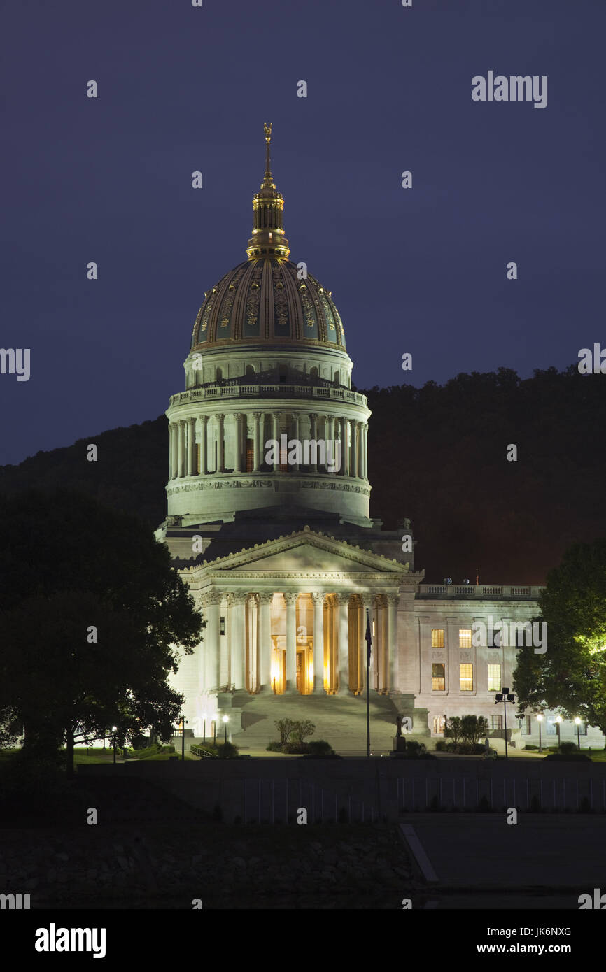 USA, Virginie occidentale, Charleston, West Virginia State Capitol, Dawn Banque D'Images