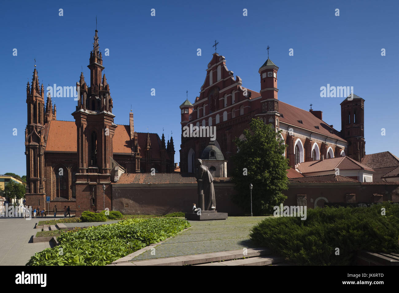 La Lituanie, Vilnius, Sainte Anne et l'Église des Bernardins Banque D'Images