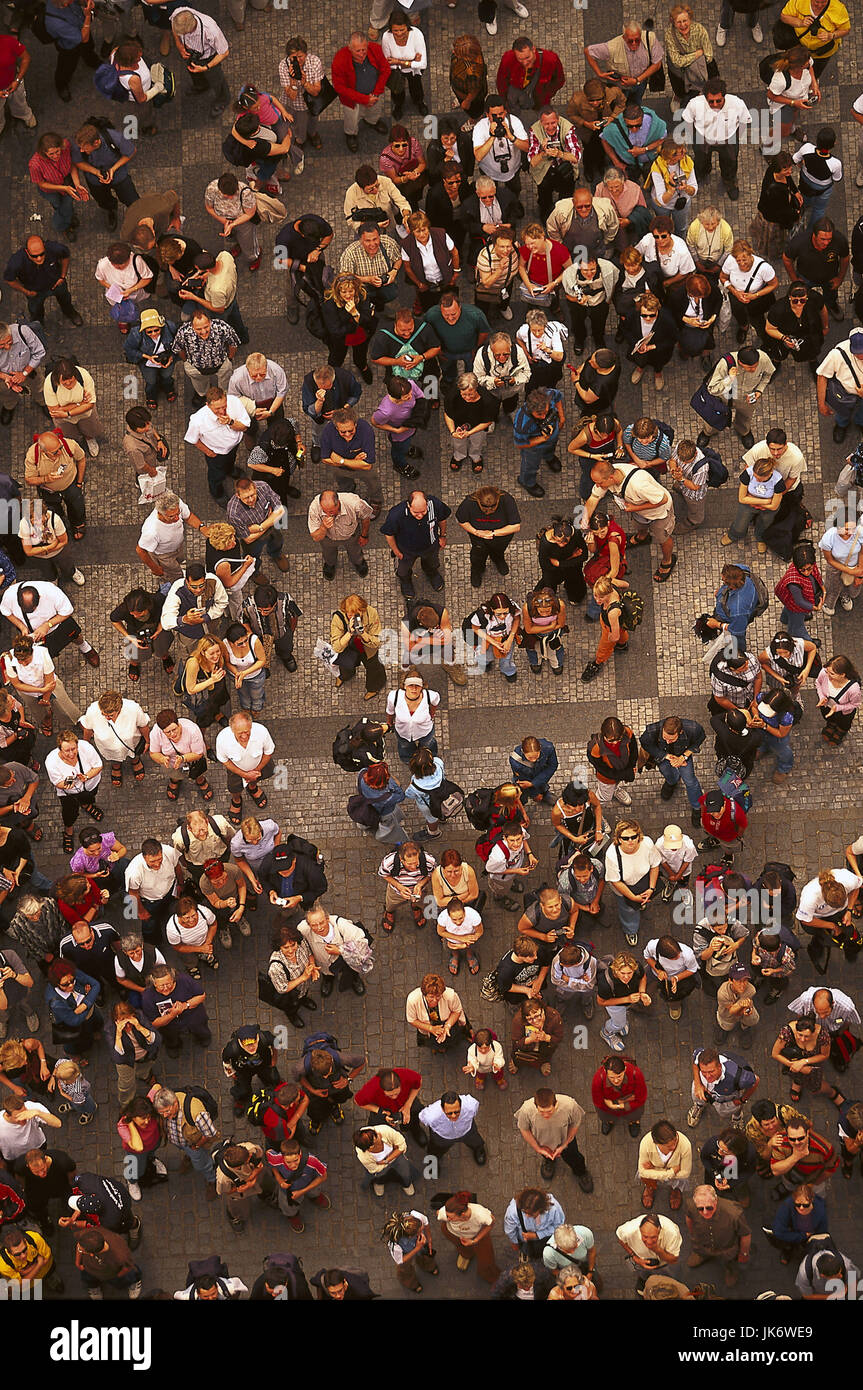 Menschenmenge, von oben Europa, Osteuropa, Tschechien, Tschechische Republik, Ceská Republika, Prag, Prague, Hauptstadt, Altstadt, Menschenansammlung, Menschen, Zuschauer, Touristen Banque D'Images