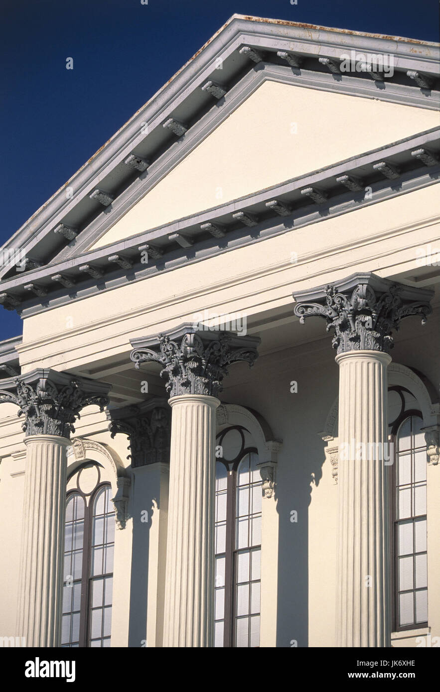 USA, North Carolina, Wilmington, Thalian Hall, Eingangsportal, détail Europa Nordamerika,, Südstaaten, Stadt, Hafenstadt, théâtre, Stadthalle, Eingang, Gebäude, Säulen, Architektur Banque D'Images