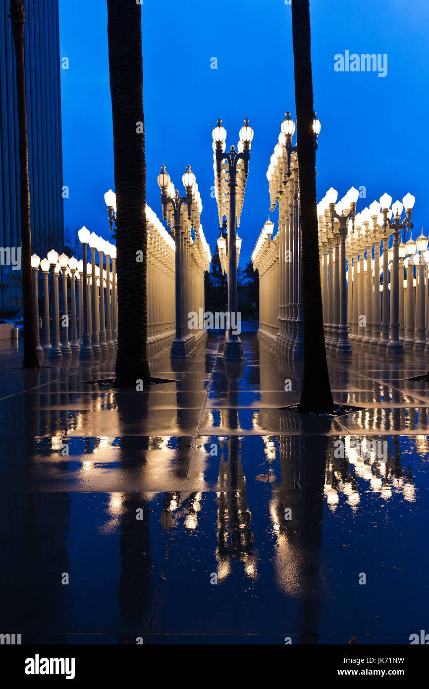 États-unis, Californie, Californie du Sud, Los Angeles, Los Angeles County Museum of Art, LACMA, Lumière urbaine par Chris Burden Banque D'Images