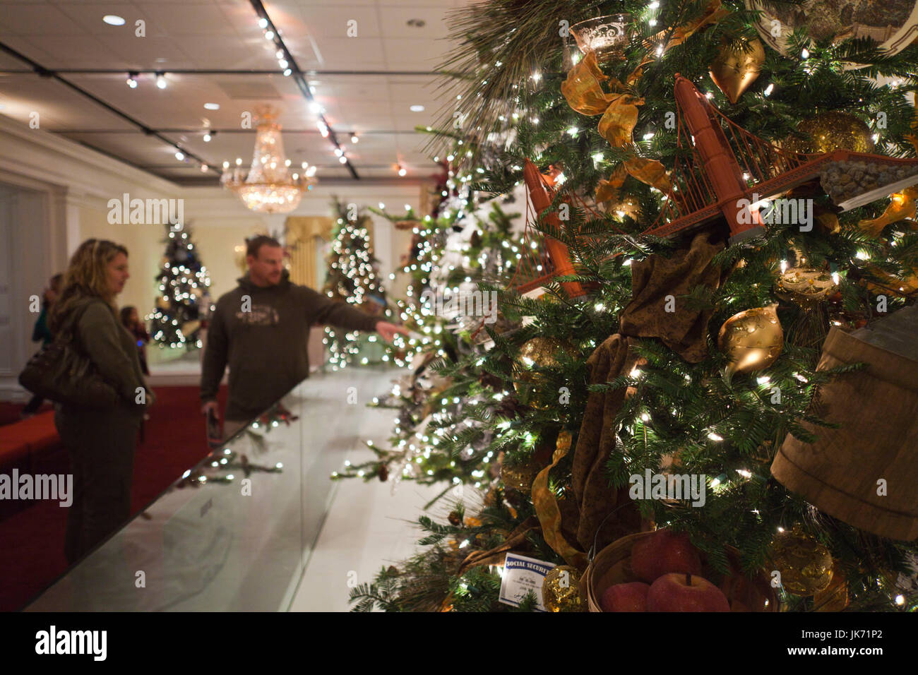 États-unis, Californie, Californie du Sud, Simi Valley, la Ronald Reagan Presidential Library, arbres de Noël sur le thème de la présidentielle Banque D'Images