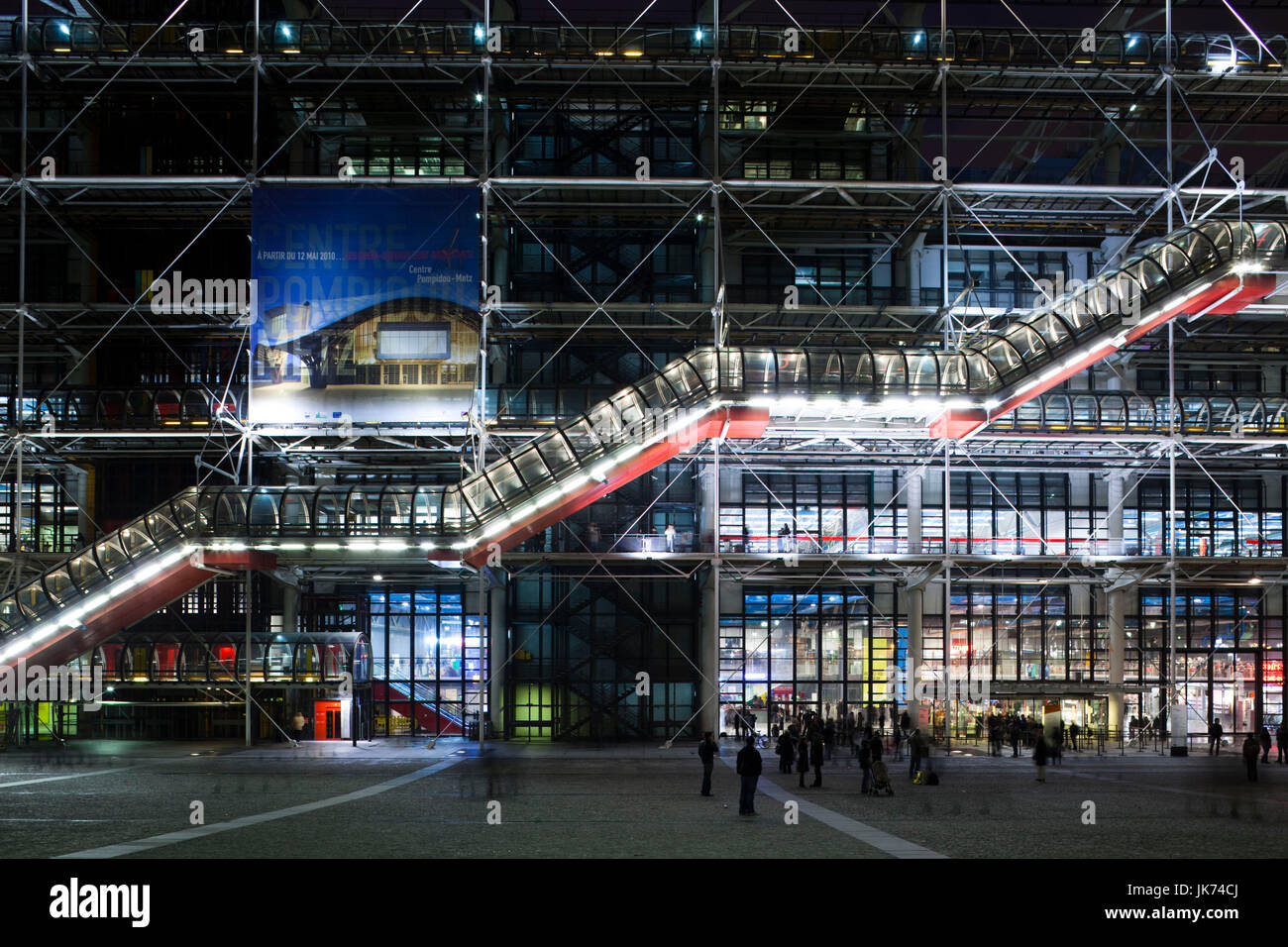 France, Paris, Centre Georges Pompidou, soir Banque D'Images