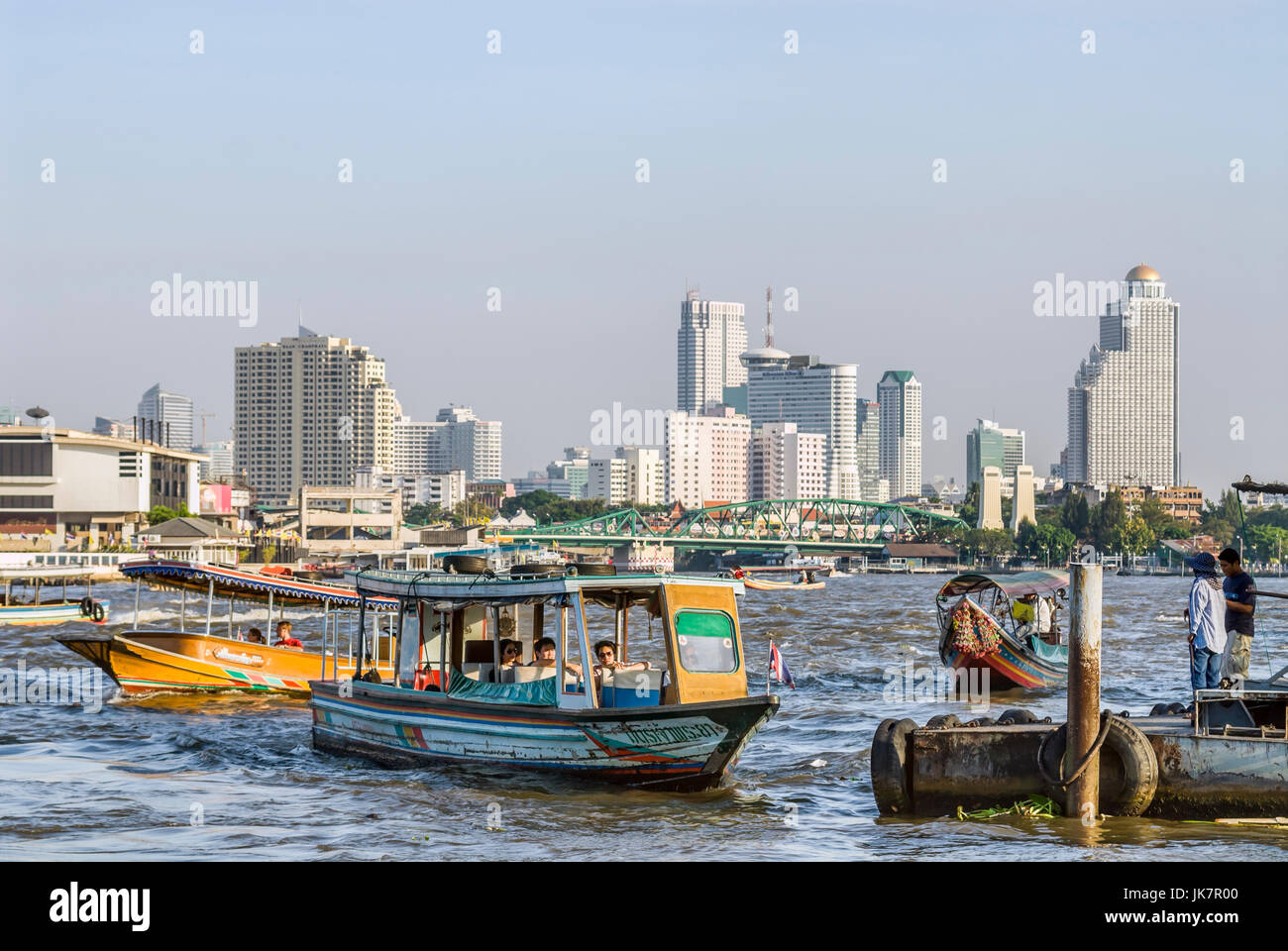 Speed Boat à la rivière Chao Phraya, Bangkok, Thaïlande Banque D'Images