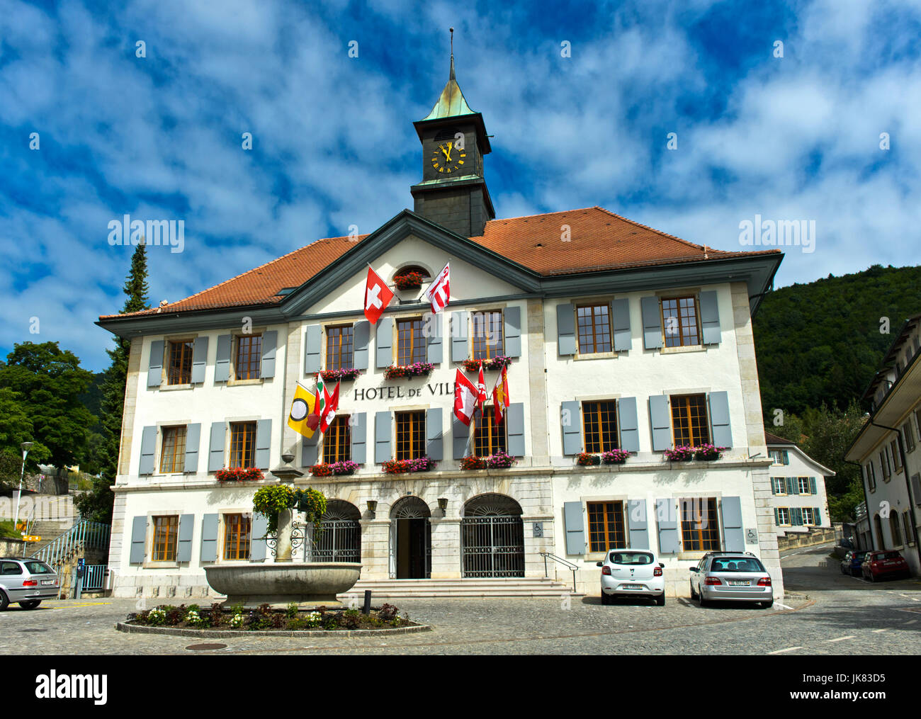 Mairie avec le drapeau du canton du Jura, Moutier, Jura, Suisse Photo