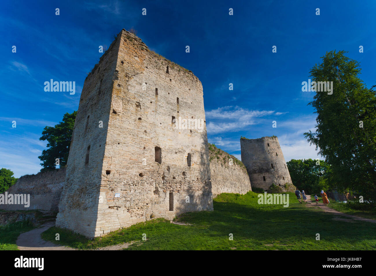La Russie, Pskovskaya Oblast, Stary Izborsk, ruines de la plus vieille forteresse de pierre en Russie Banque D'Images