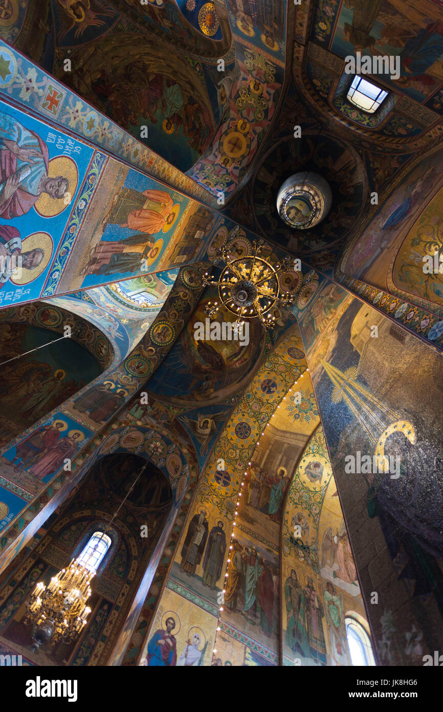 La Russie, Saint-Pétersbourg, Centre, Eglise du Sauveur du sang versé, de l'intérieur des mosaïques de verre Banque D'Images