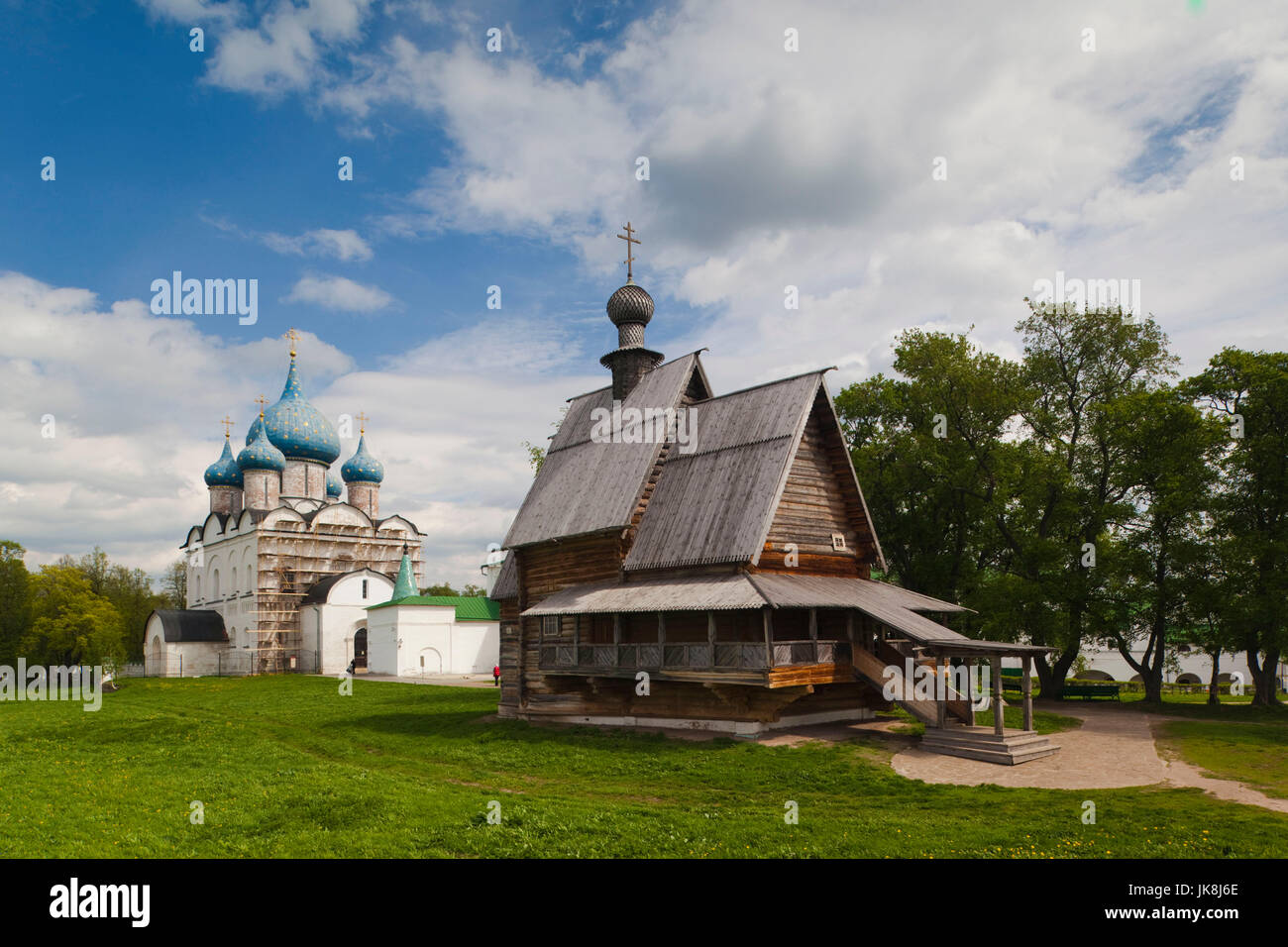 La Russie, Vladimir Oblast, anneau d'or, Suzdal, Suzdal Kremlin, Nativité de la Vierge et Saint Nicolas église en bois Banque D'Images