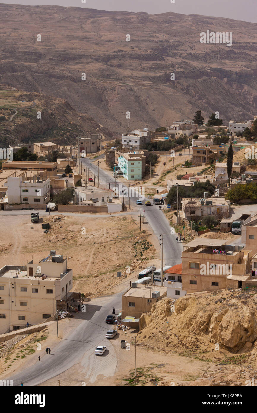 La Jordanie, Kings Highway, Tafila, augmentation de la vue sur la ville Banque D'Images