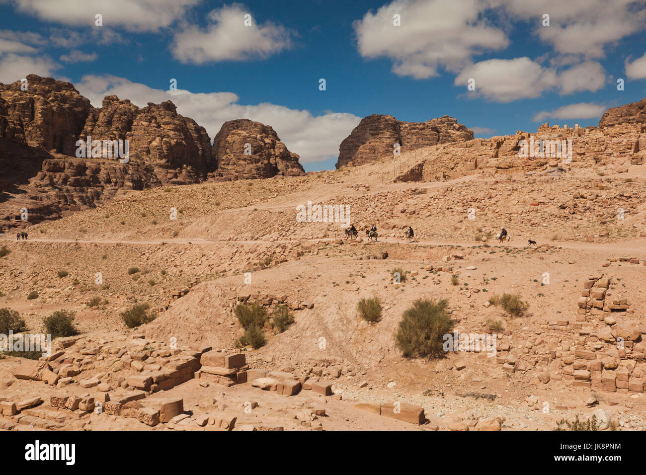 La Jordanie, Petra-Wadi Musa, ancienne ville nabatéenne de Pétra, paysage avec des chameaux Banque D'Images