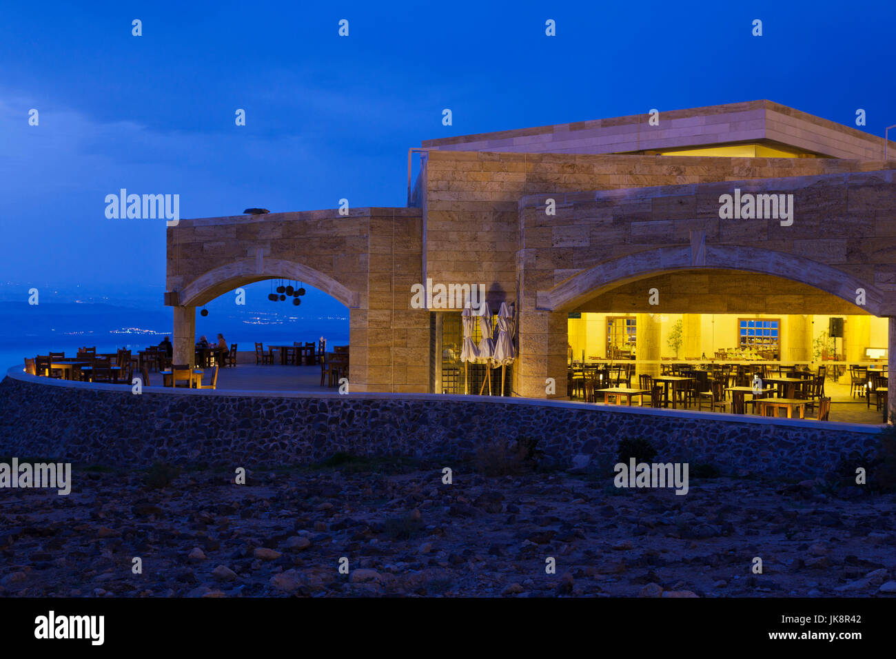 La Jordanie, la Mer Morte, Mer Morte complexe Panorama, dusk Banque D'Images