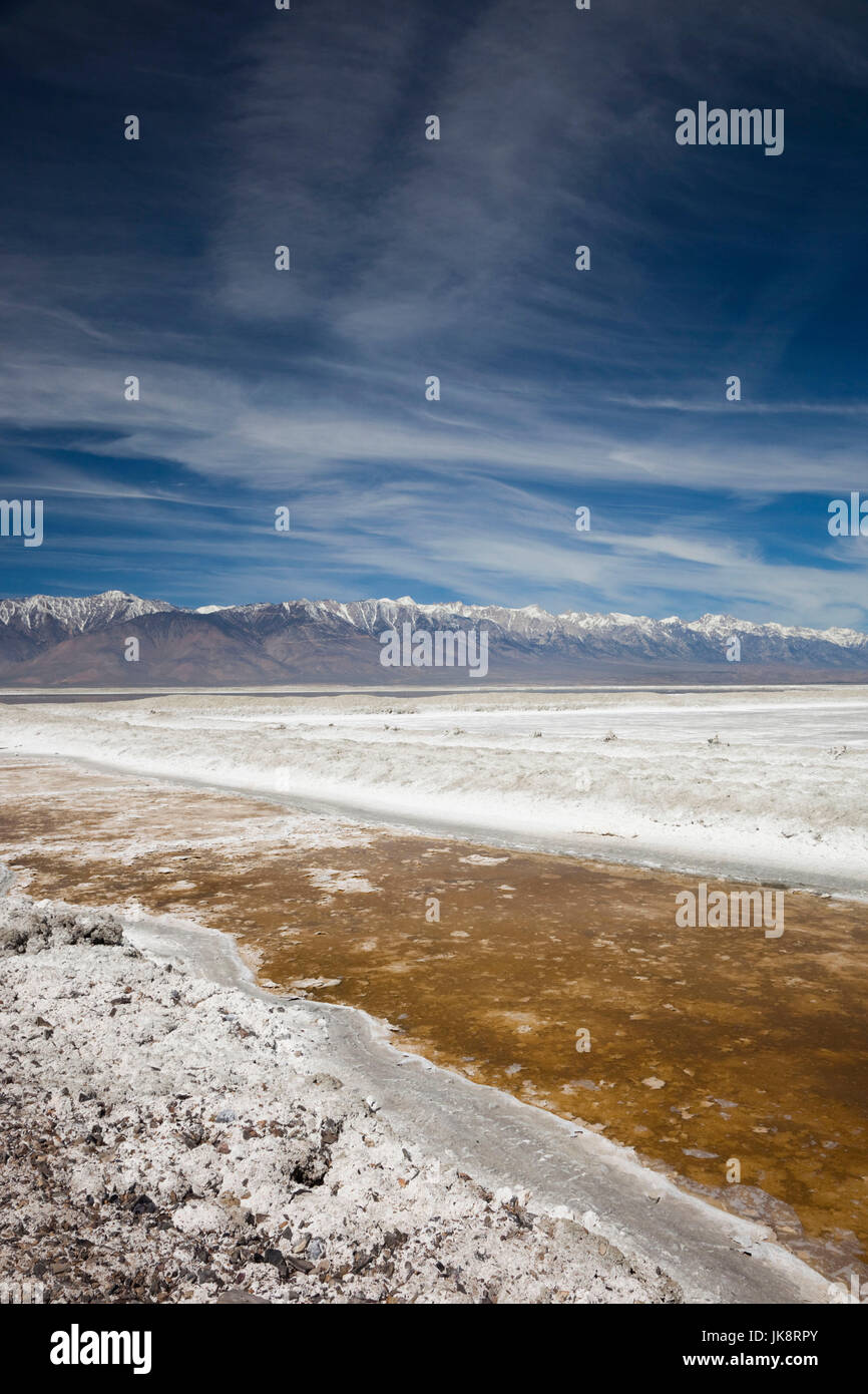 États-unis, Californie, l'Est de la Sierra Nevada, Owens Valley, Keeler, paysages de montagne et les salines de Owens Lake Banque D'Images