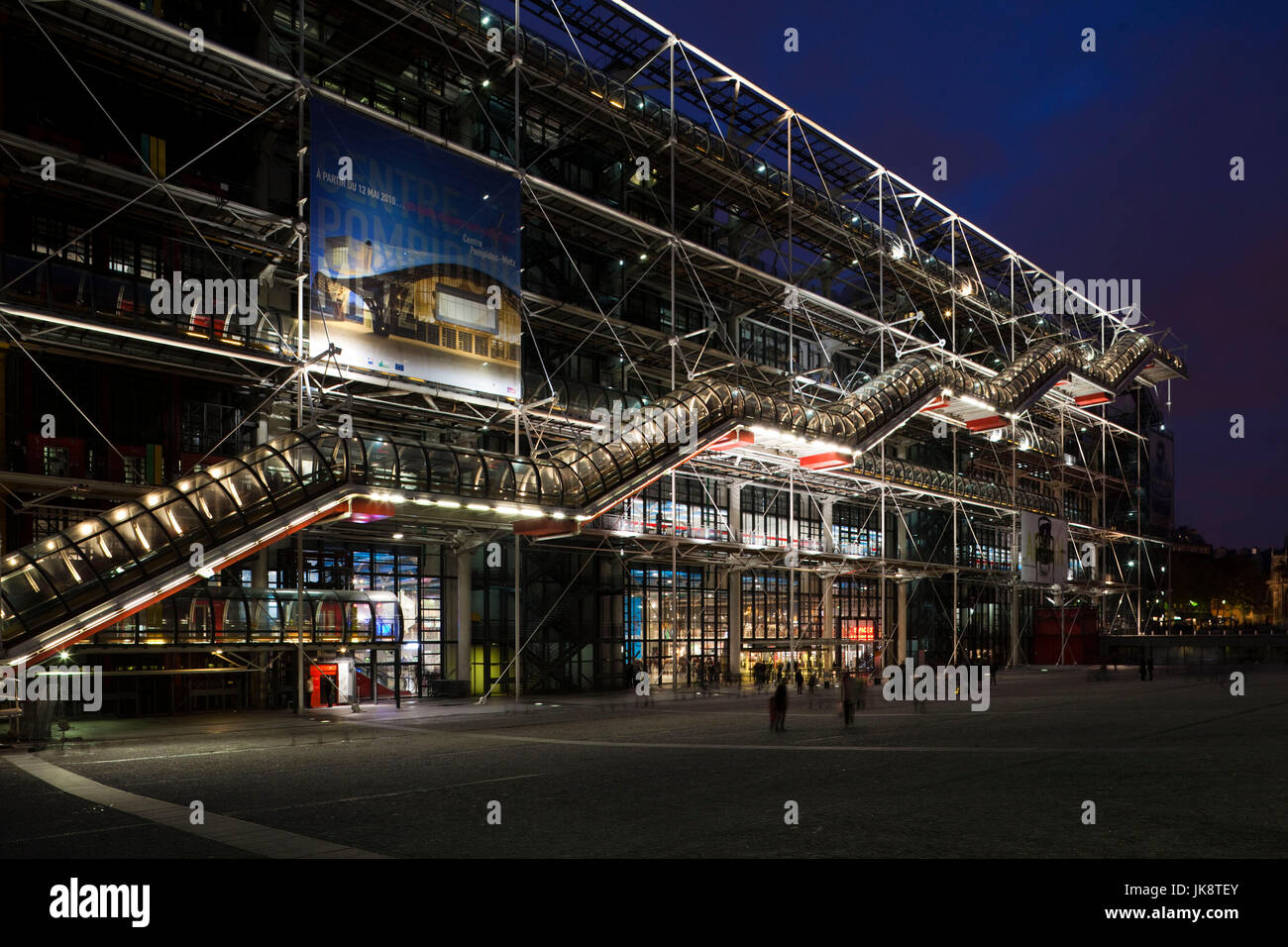 France, Paris, Centre Georges Pompidou, soir Banque D'Images