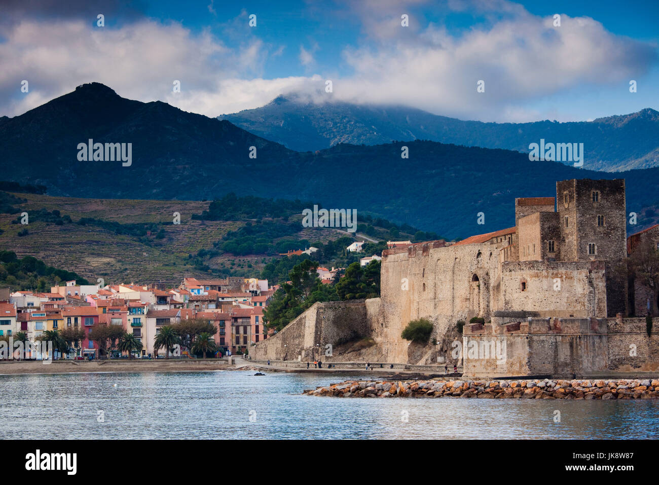 France, Languedoc-Roussillon, Pyrennes-Orientales, Département de la Côte Vermeille, Collioure, Château Royal Banque D'Images