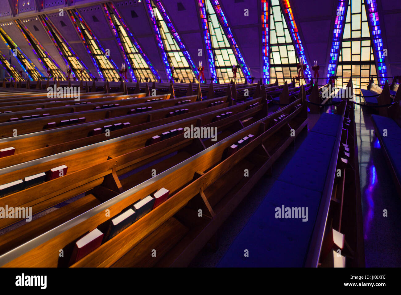 USA, Colorado Springs, Colorado, United States Air Force Academy, la Chapelle des cadets, vitrail Intérieur Banque D'Images