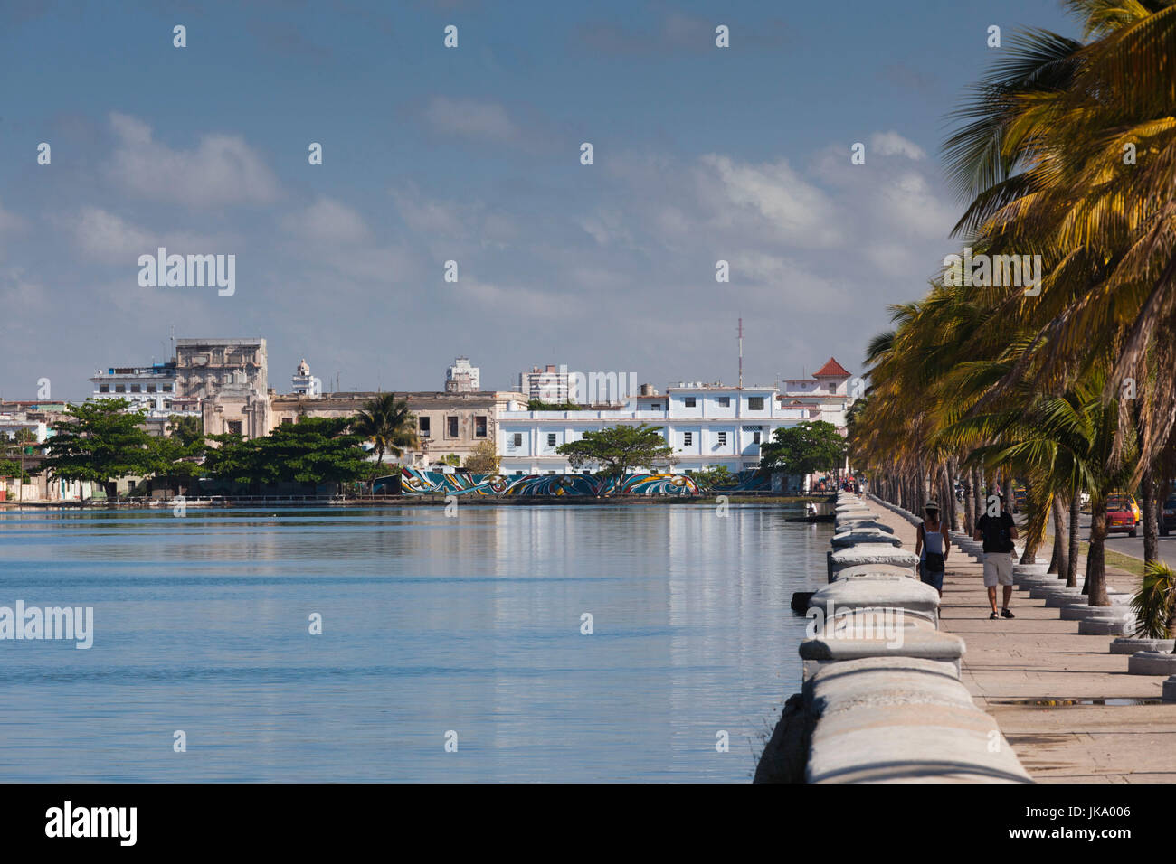 Cuba, Cienfuegos, Cienfuegos Province, vue sur la ville à partir de la Bahia de la baie de Cienfuegos Banque D'Images