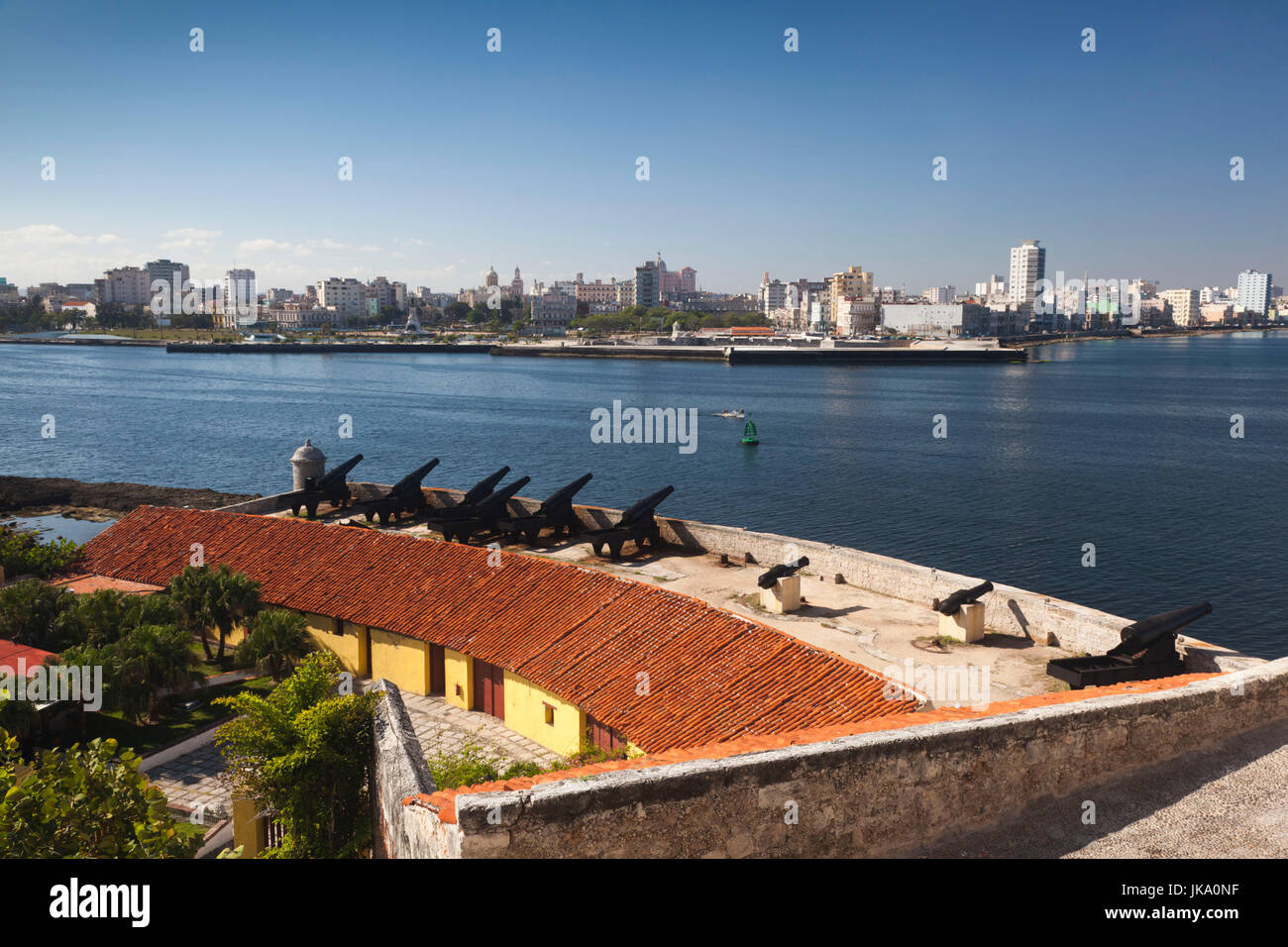 Cuba, La Havane, augmentation de la vue sur le Malecon de la Castillo de los Tres Santos Reys del Morro fortress Banque D'Images