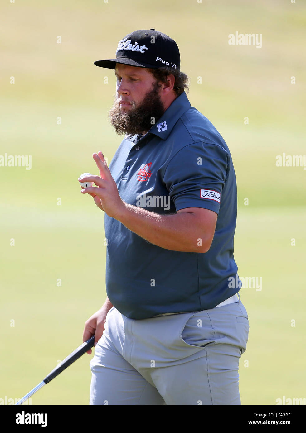 L'Angleterre Andrew Johnston détient le ballon au cours de la troisième journée de l'Open Championship 2017 à Royal Birkdale Golf Club, Southport. Banque D'Images