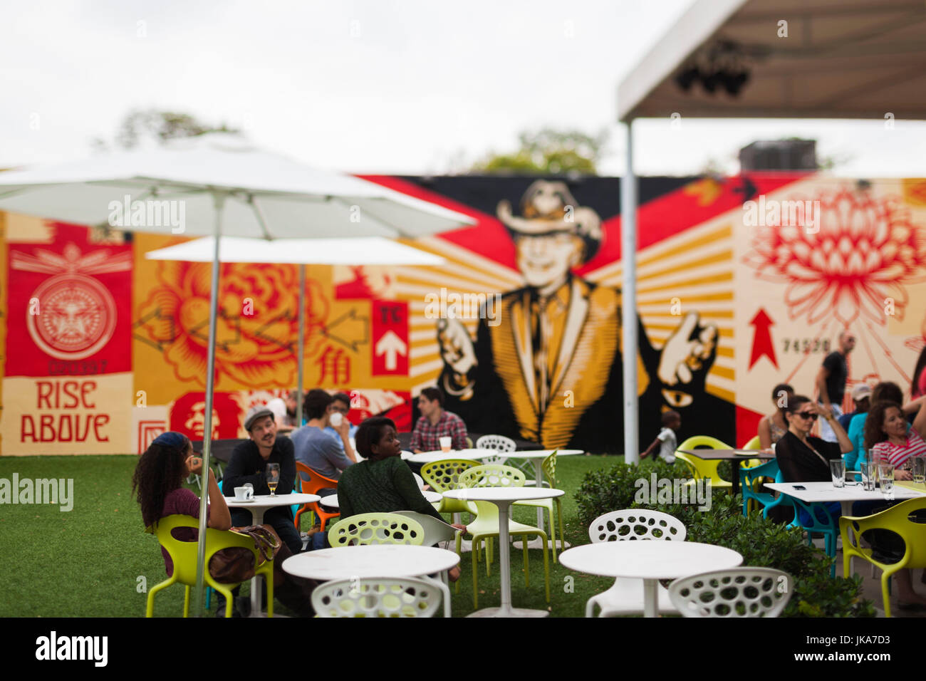 USA, Florida, Miami, Wynwood district Wynwood Art Park, murs, defocused, café Banque D'Images