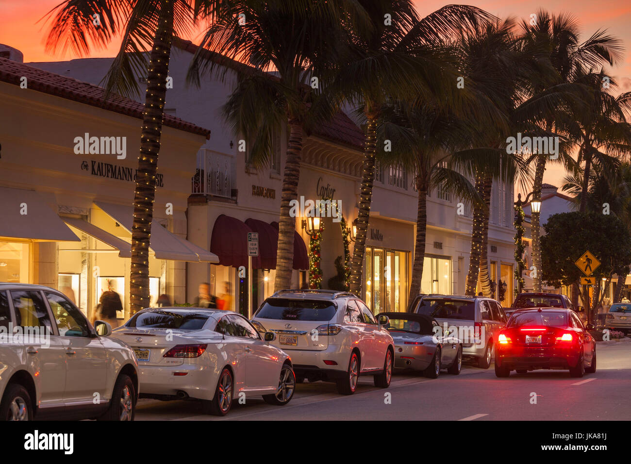 USA, Floride, Palm Beach, Worth Avenue, dusk Banque D'Images USA, Floride, Palm Beach, Worth Avenue, dusk Banque D'Images