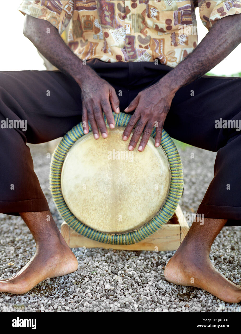 Une Bele batteur joue de son tambour. Fort de France, Martinique. Des  Caraïbes Photo Stock - Alamy
