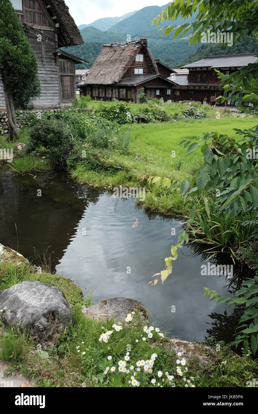 Scène idyllique d'un village japonais Banque D'Images