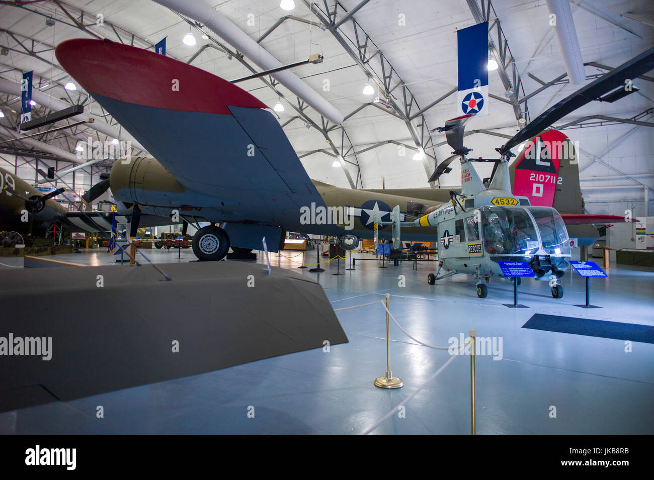 USA, New York, Dover, Dover Air Force Base, de l'Air Mobility Command Museum, WW2 bombardier B-17 de l'époque Banque D'Images USA, New York, Dover, Dover Air Force Base, de l'Air Mobility Command Museum, WW2 bombardier B-17 de l'époque Banque D'Images