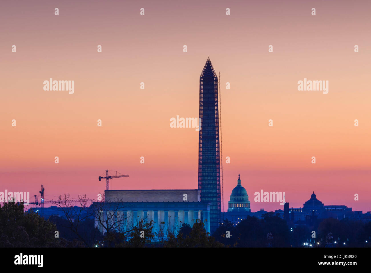 USA, Washington DC, le Lincoln Memorial, le Washington Monument et Capitole, Dawn Banque D'Images