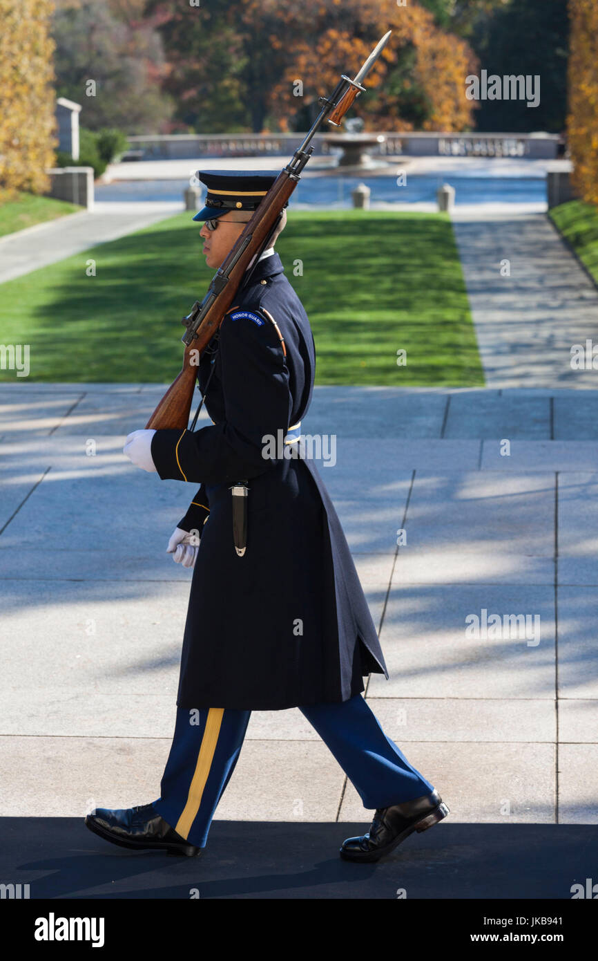 USA, Virginie, Arlington, Arlington National Cemetery, Tombe du soldat inconnu,-SENTRY Banque D'Images