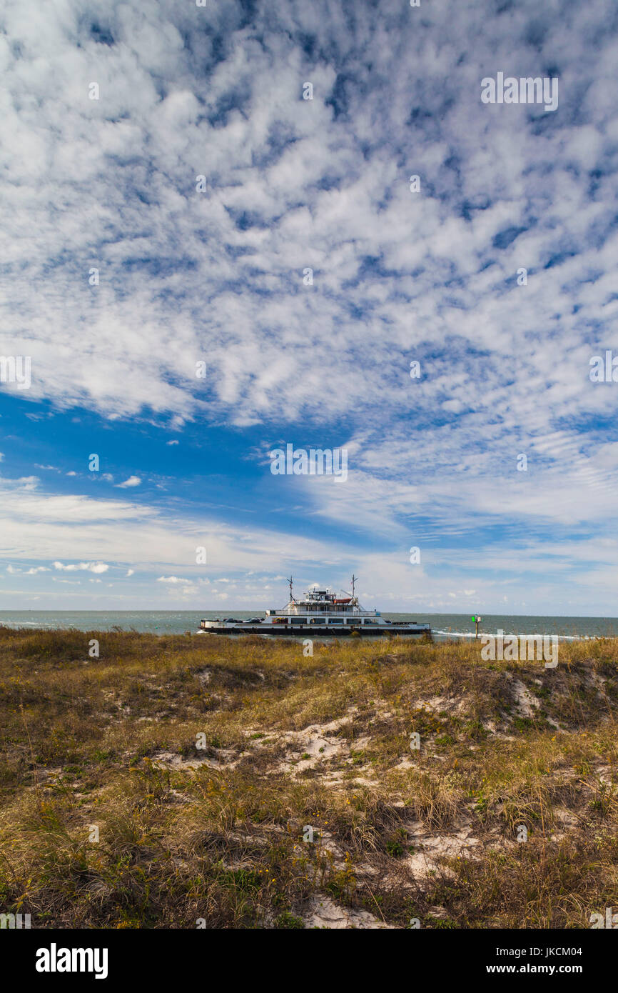 USA, Caroline du Nord, Cape Hatteras National Saeshore, Ferry de Ocracoke Island à Hatteras Island, et de la plage Banque D'Images