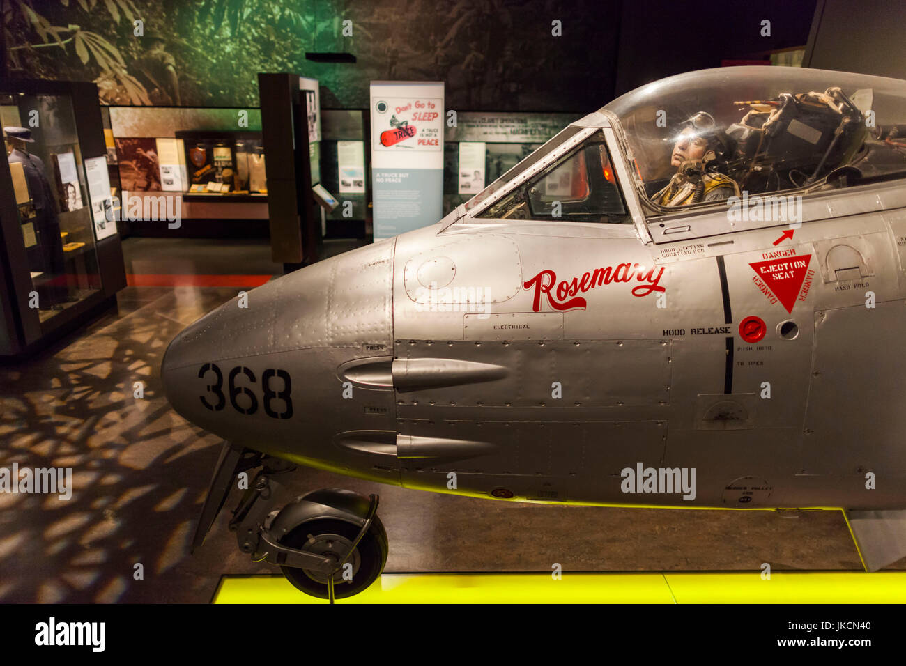 L'Australie, Canberra, ACT, Canberra, Australian War Memorial Museum, à l'époque de la guerre de Corée Gloster Meteor britannique d'avions de chasse Banque D'Images