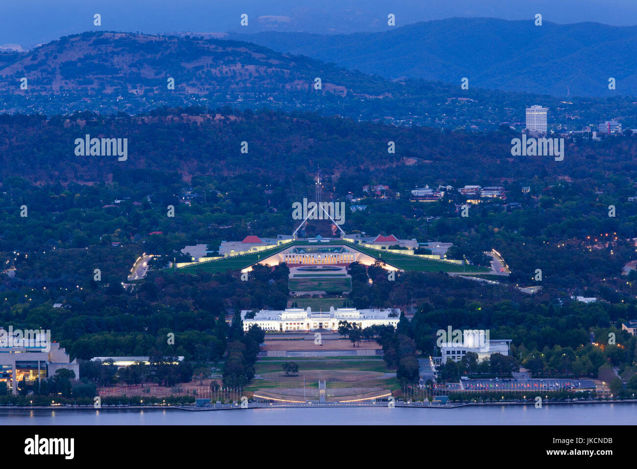 L'Australie, Territoire de la capitale australienne, Canberra, ACT, La Maison du Parlement du Mont Ainslie, elevated view, Dawn Banque D'Images