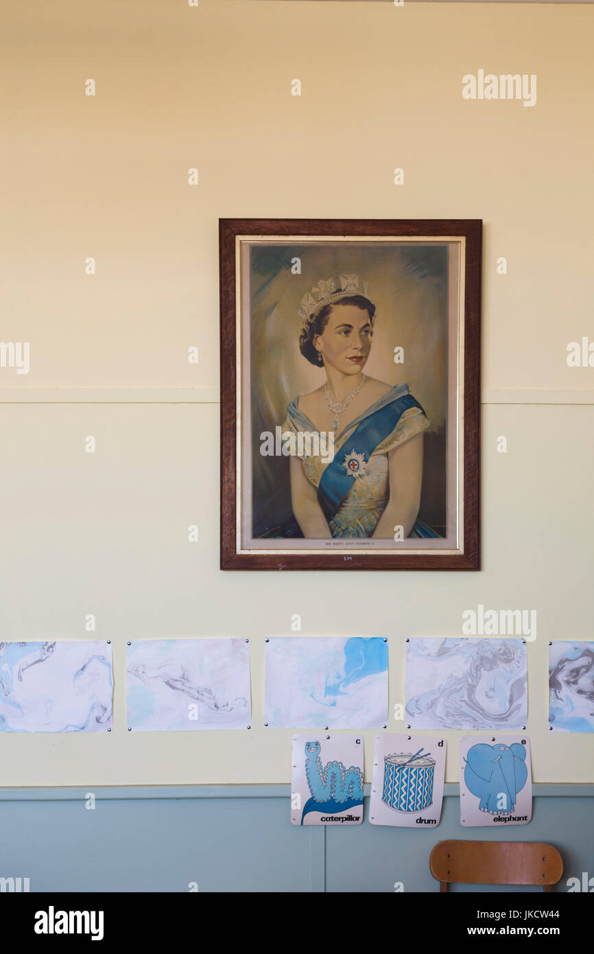 L'Australie, l'Australie du Sud, la péninsule de Yorke, Wanze, Hangar agricole, Musée de l'école d'une pièce, portrait de la reine Elizabeth II en anglais Banque D'Images