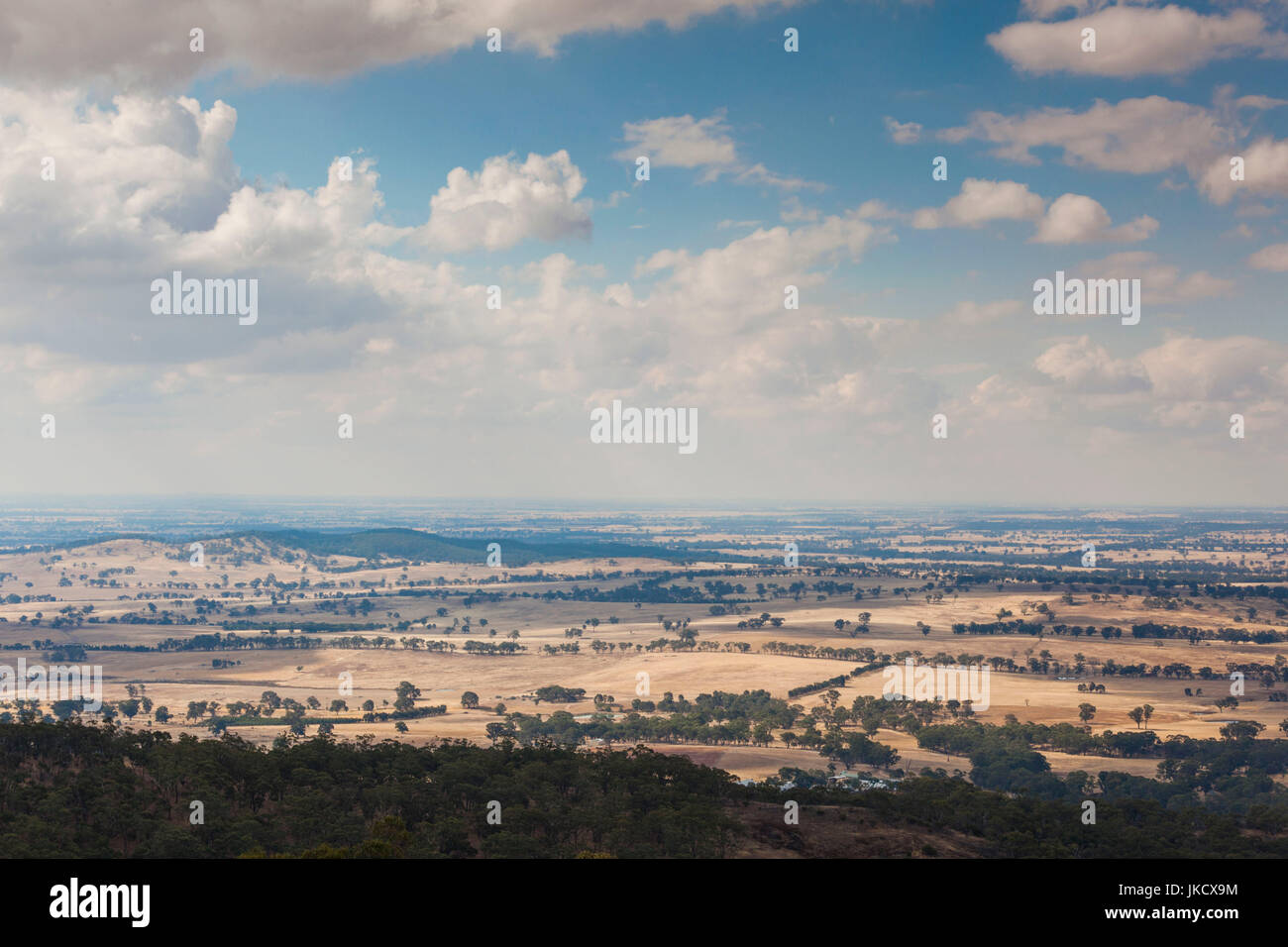 L'Australie, Victoria, Victoria, Maldon, Mont Tarengower, augmentation de la vue sur la campagne Banque D'Images