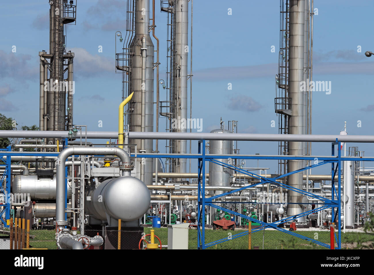Les pipelines de l'usine pétrochimique Industrie pétrolière Banque D'Images
