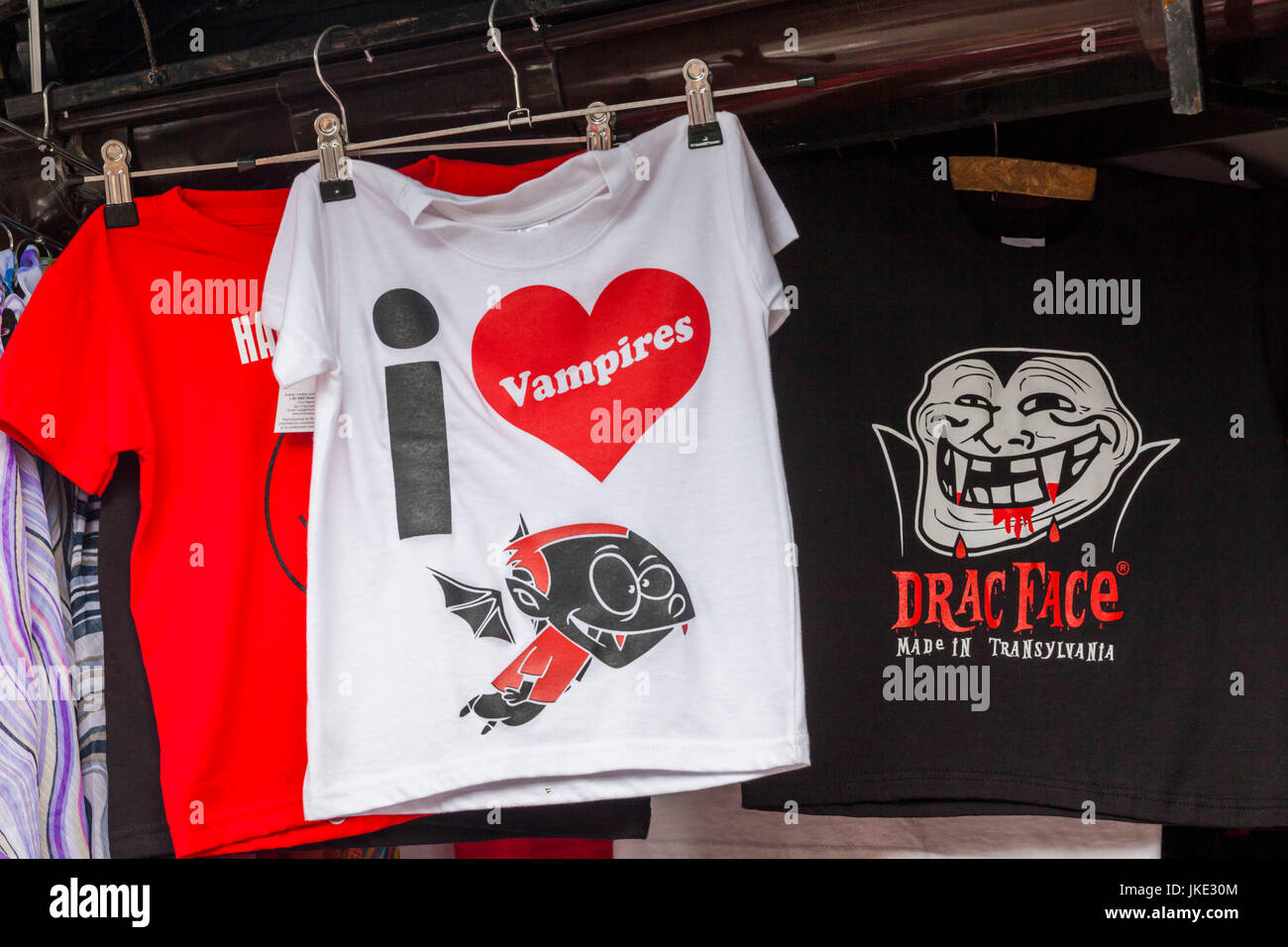 La Roumanie, la Transylvanie, Bran, le château de Bran, sur le thème de vampire de souvenirs, T-shirts Banque D'Images