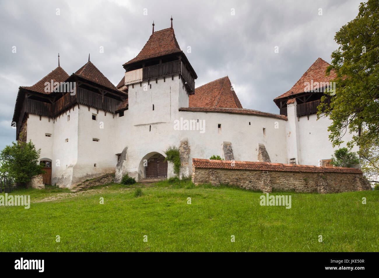 La Roumanie, la Transylvanie, Viscri, village traditionnel roumain, soutenu par le Prince Charles d'Angleterre, l'église saxonne fortifiée construite en 1185 Banque D'Images