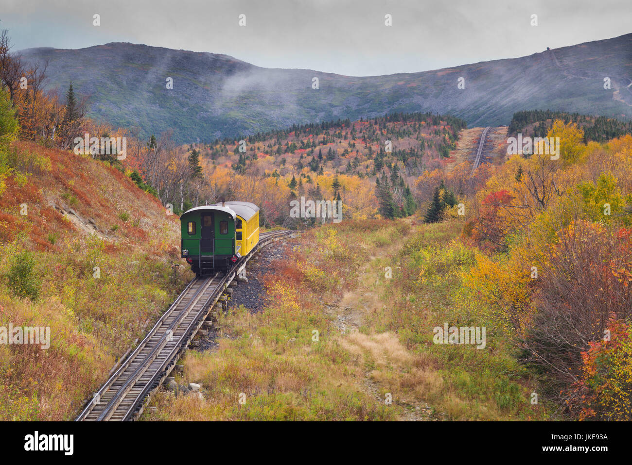 USA, New Hampshire, Montagnes Blanches, Bretton Woods, le Mount Washington Cog Railway, train pour le mont Washington, automne Banque D'Images